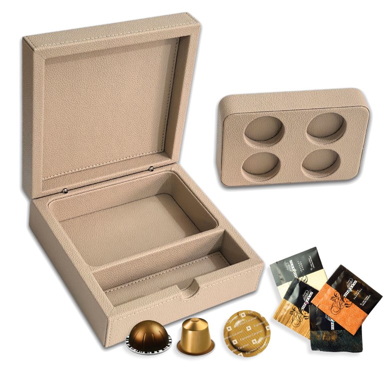 Boîte de rangement pour café et thé dans la chambre d'hôtel